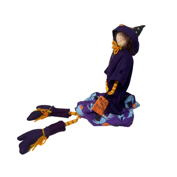 Halloween Witch Shelf Sitter Doll Purple Coat Boots & Socks Trick-or-Treat Bag - Picture 6 of 7